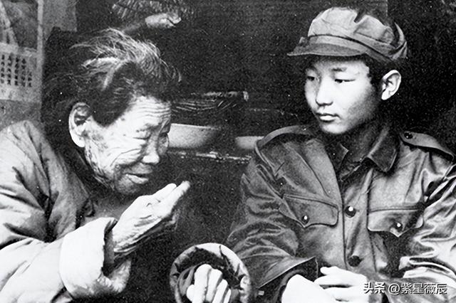 沂蒙紅嫂明德英：用乳汁救活小八路，建國后他成大官，如何報恩？