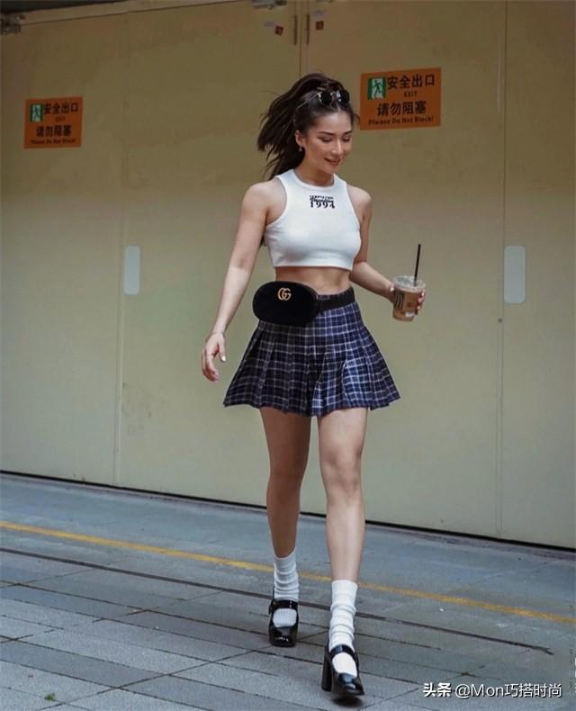 別再說：“大胸”穿緊身衣俗氣了，今年新出的大胸穿搭指南很高級