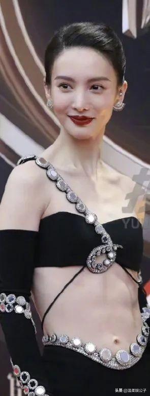 劉亦菲到底算不算中國第一美女？看看她和范冰冰的合照你就有答案